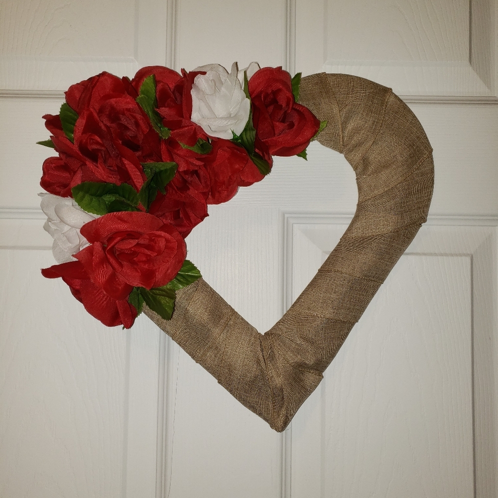 VALENTINES WREATH - Picture 2 of 2